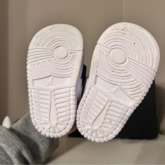 Jordan 1 Low Alt - Picture 6 of 8